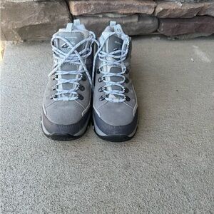 Skechers Gray Winter & Rain Boots Size 7.5